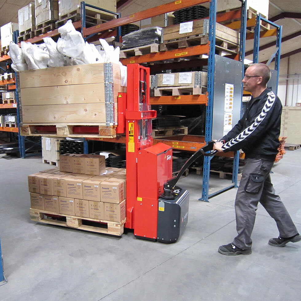 The Twin Stacker can operate in very confined areas eg. in storage areas