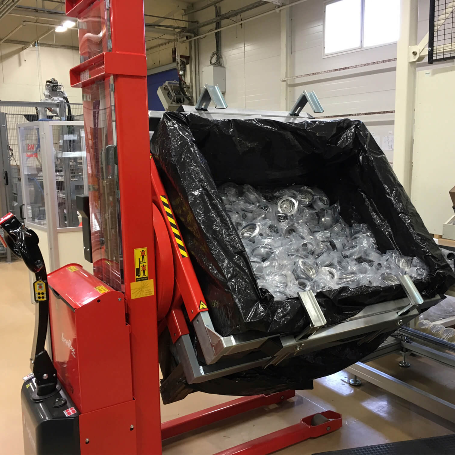  Rotator with adjustable box holders - box